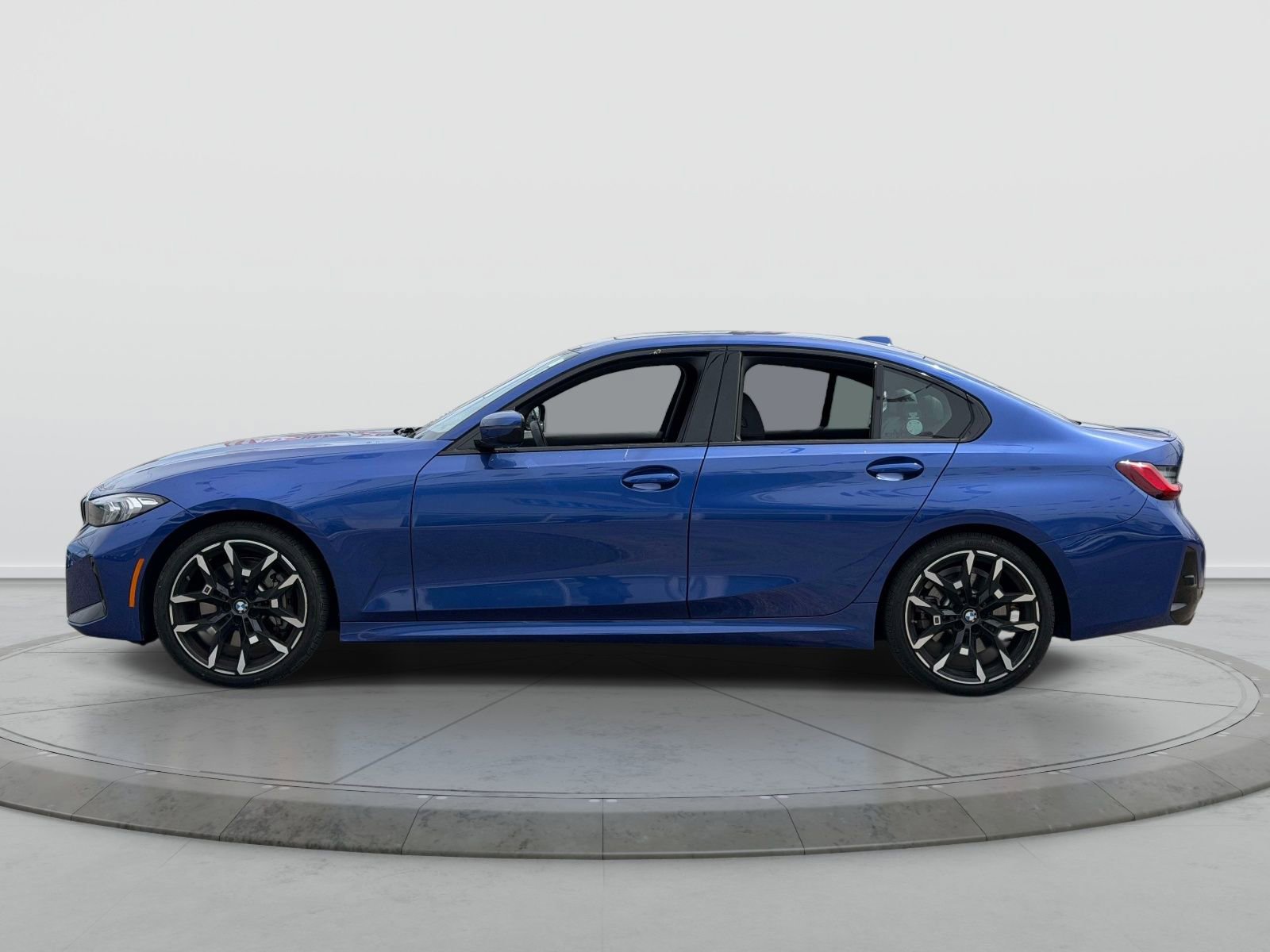 Used 2026 BMW 330i xDrive Sedan AWD/4WD image 4