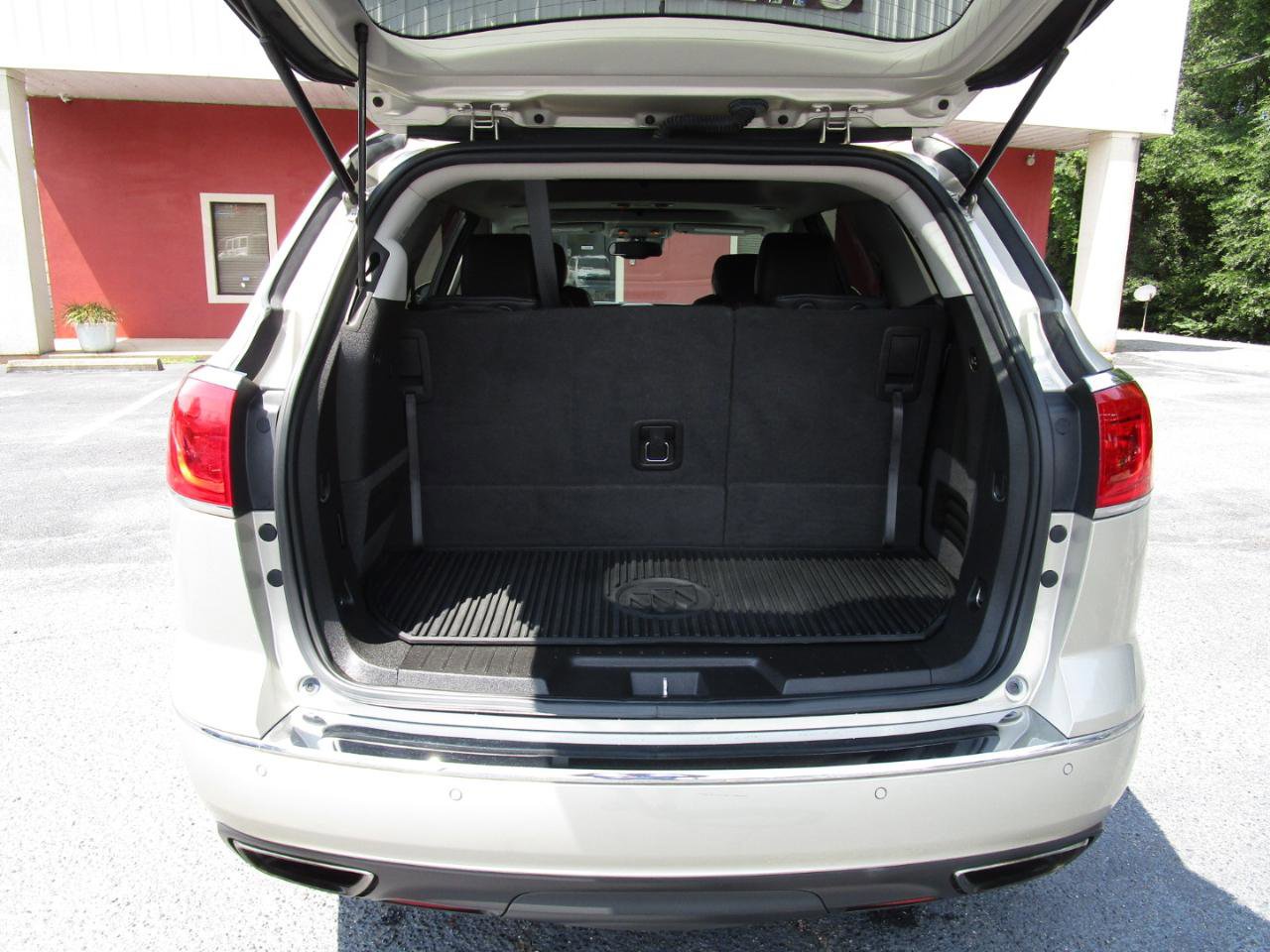 Used 2014 Buick Enclave Premium FWD image 24