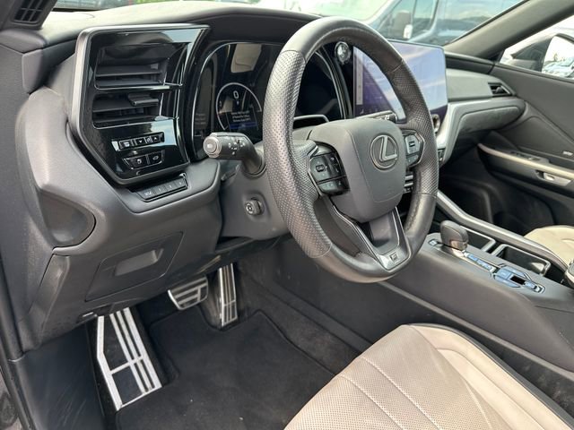 Used 2024 Lexus TX 500h AWD w/ Technology Package image 22