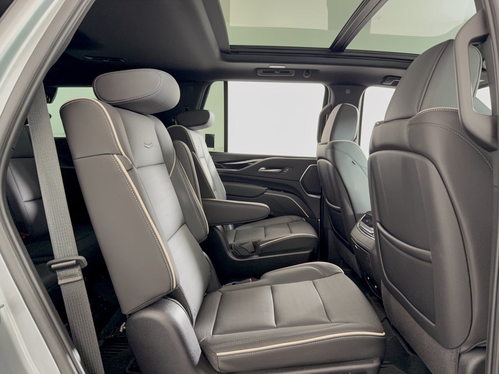 Used 2024 Cadillac Escalade Sport w/ LPO, ONYX Package AWD/4WD image 29