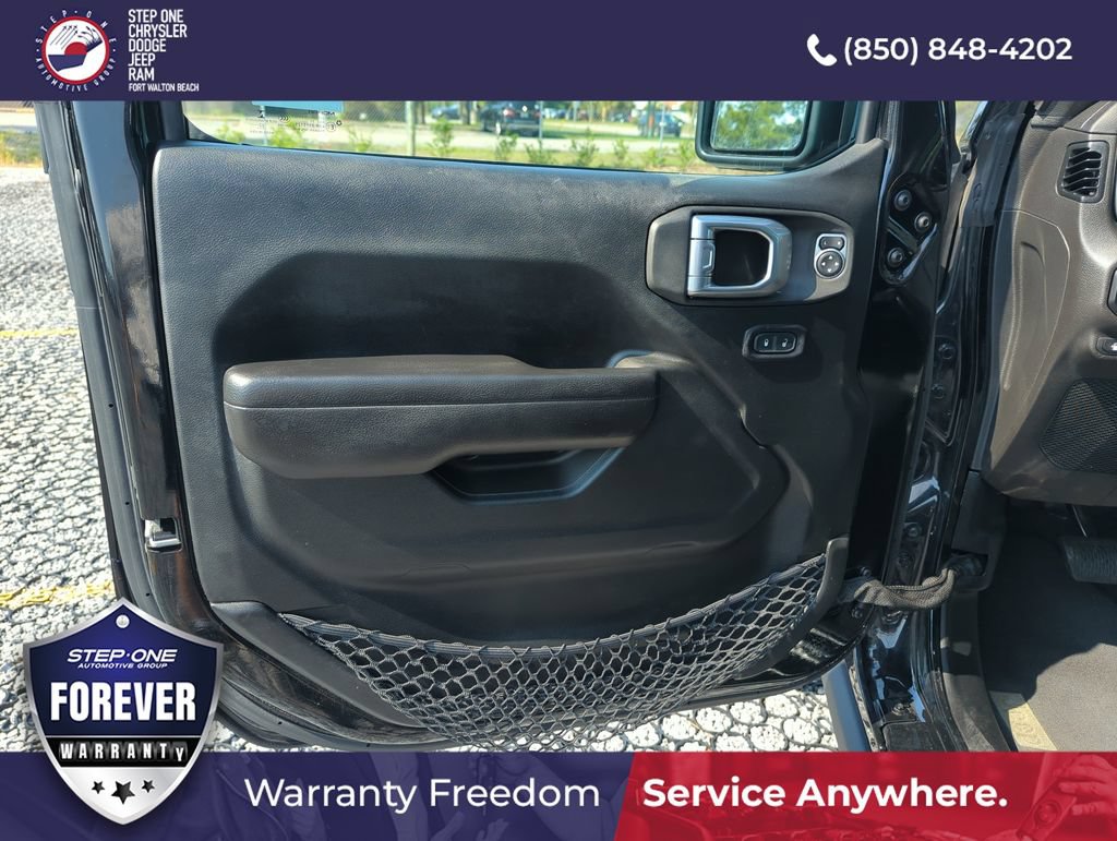 Used 2023 Jeep Wrangler Unlimited Rubicon 4xe w/ Safety Group AWD/4WD image 17