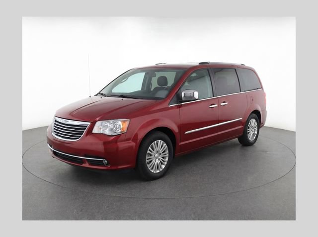 Used 2014 Chrysler Town & Country Limited w/ Luxury Group FWD image 1
