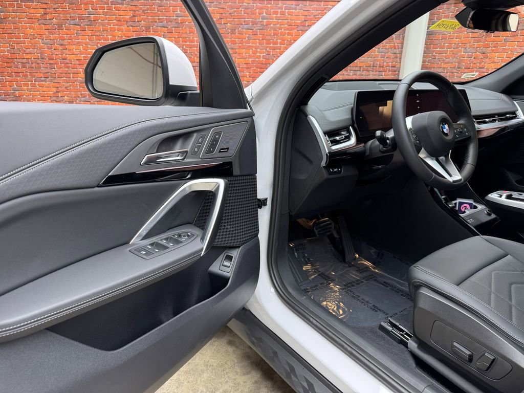 New 2026 BMW X2 xDrive28i w/ Technology Package image 8