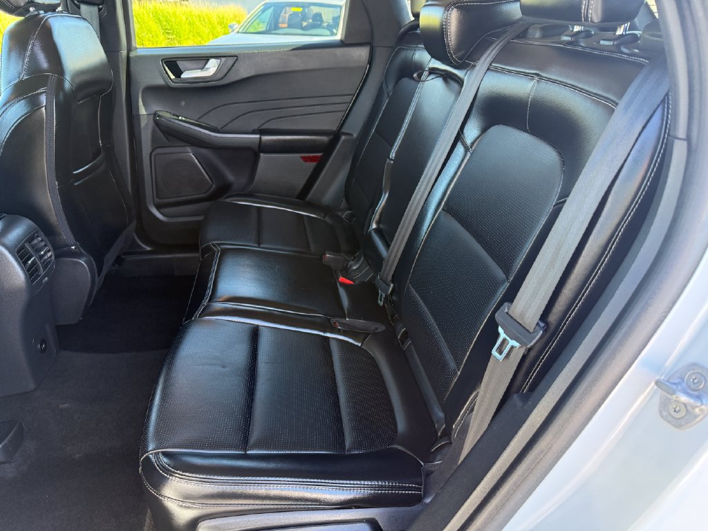 Used 2025 Ford Escape Platinum AWD/4WD image 14