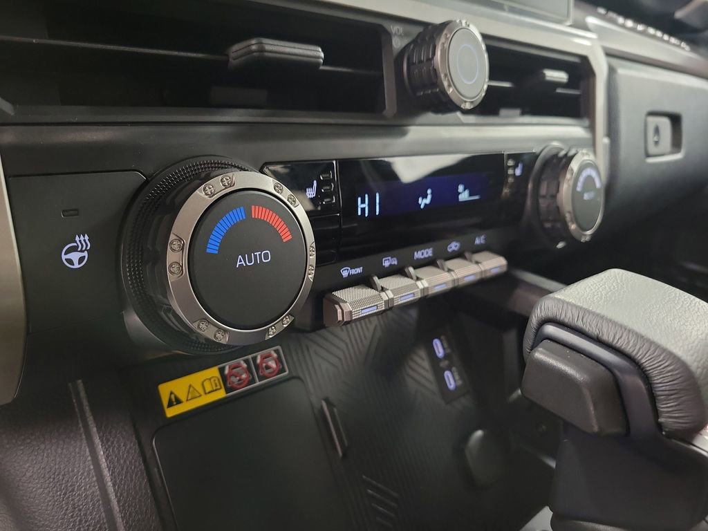 Used 2024 Toyota Tacoma TRD Sport w/ TRD Sport Upgrade Package image 19