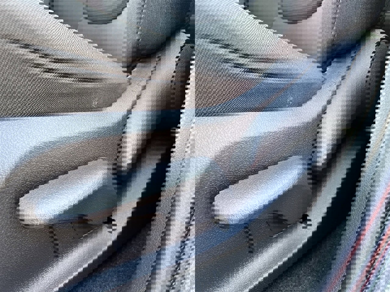 Used 2024 Toyota RAV4 LE image 24