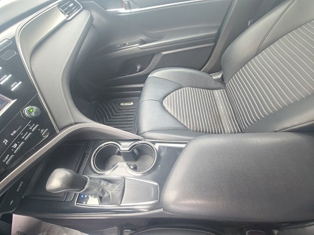 Used 2020 Toyota Camry SE image 17