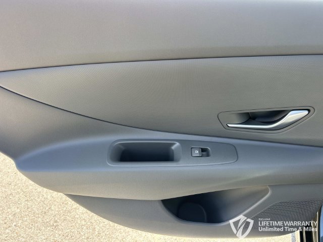 New 2026 Hyundai Elantra SE FWD image 17