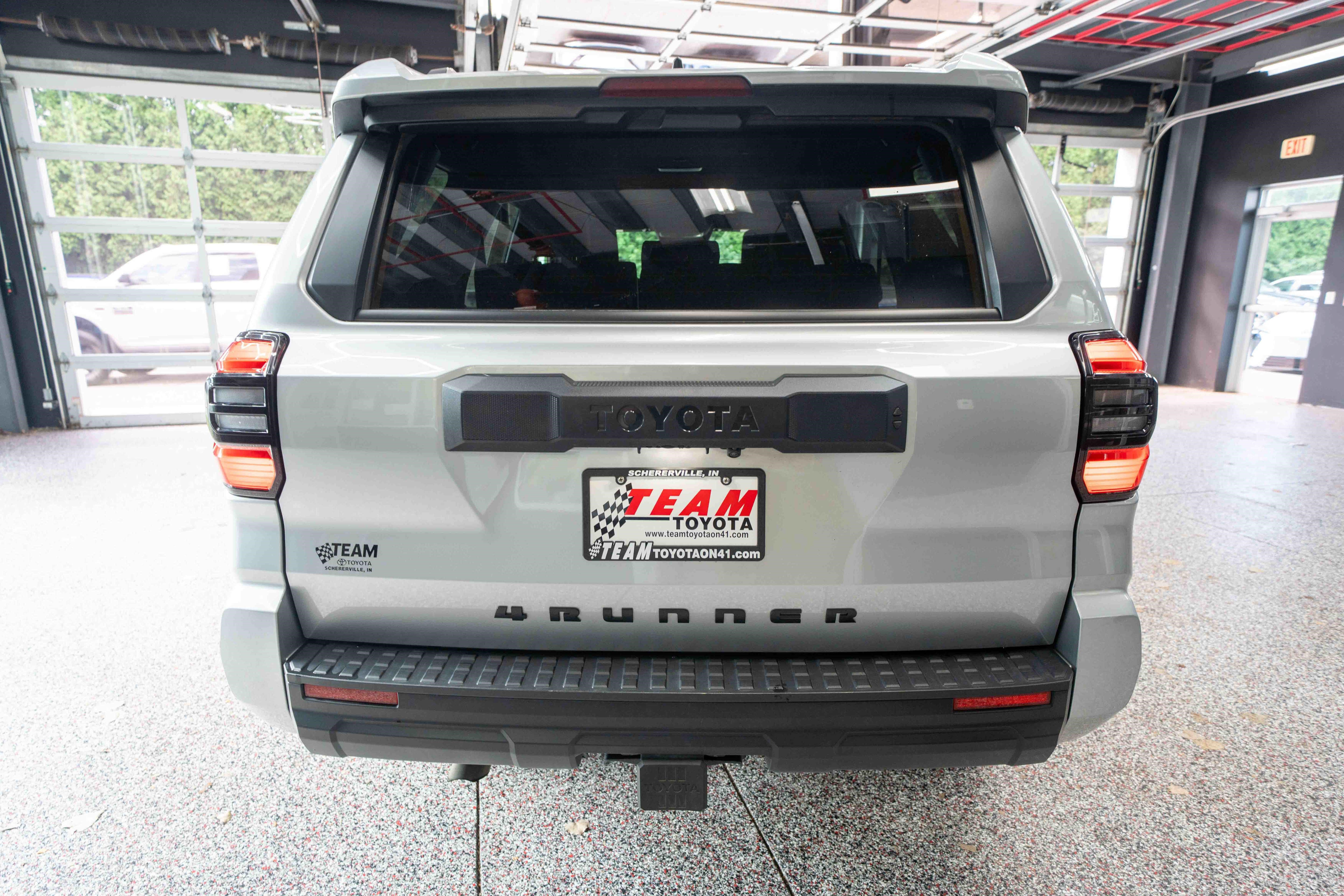 Certified 2025 Toyota 4Runner SR5 AWD/4WD image 4