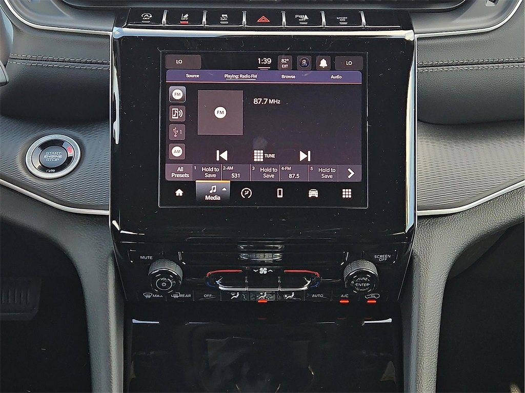 New 2025 Jeep Grand Cherokee L Laredo image 13