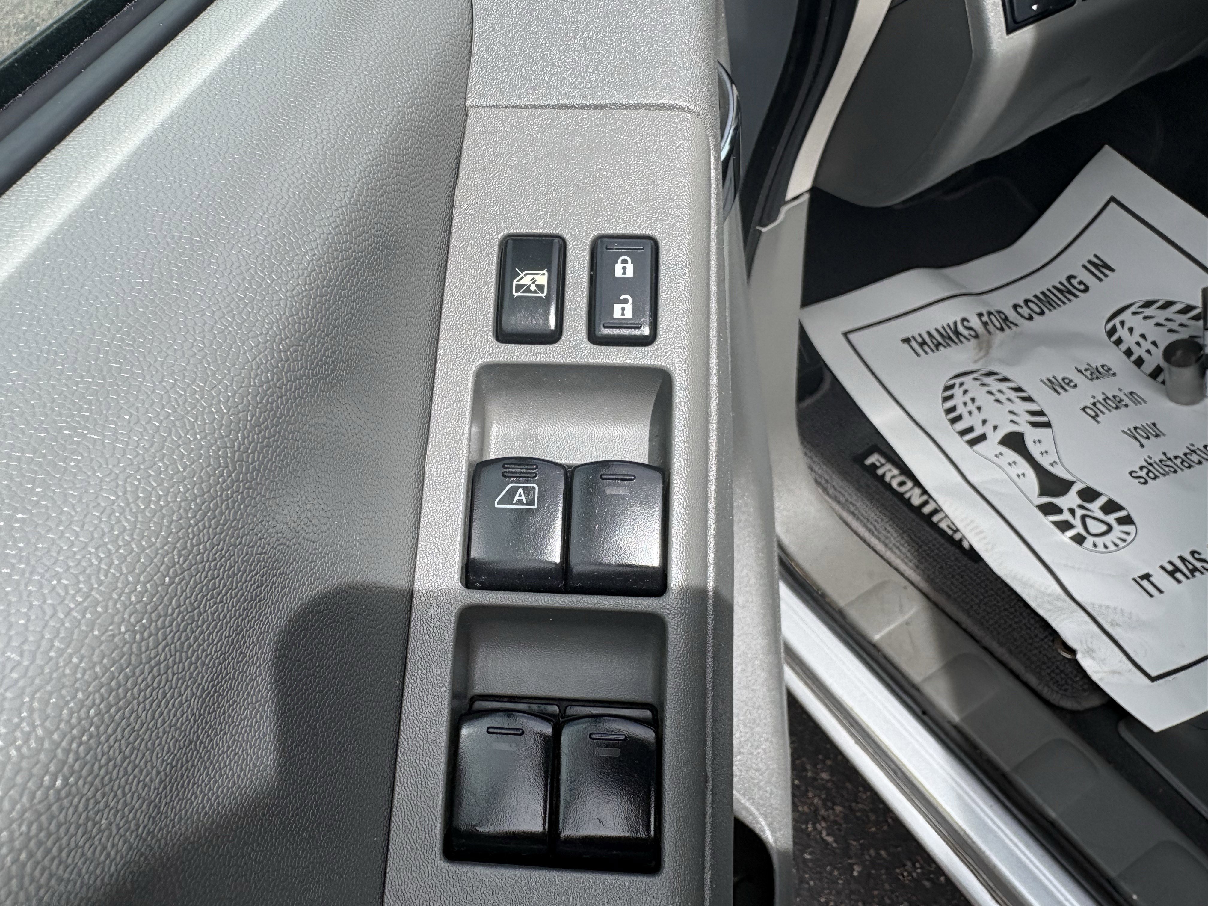 Used 2020 Nissan Frontier SV RWD image 16
