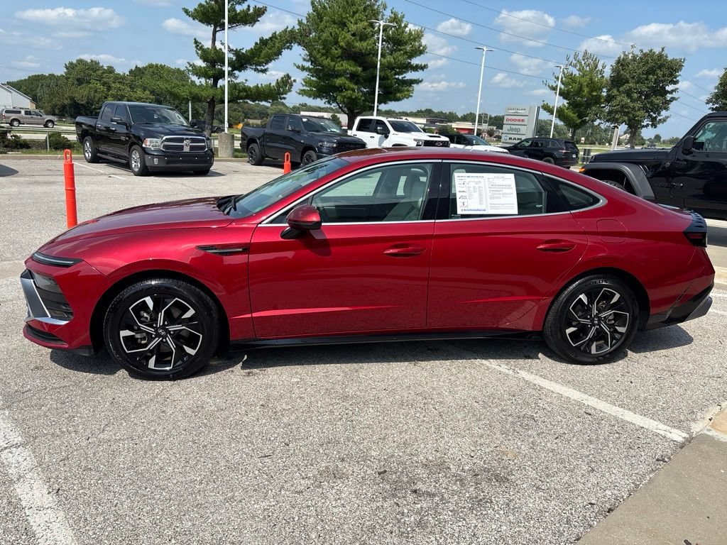 Used 2025 Hyundai Sonata SEL FWD image 16