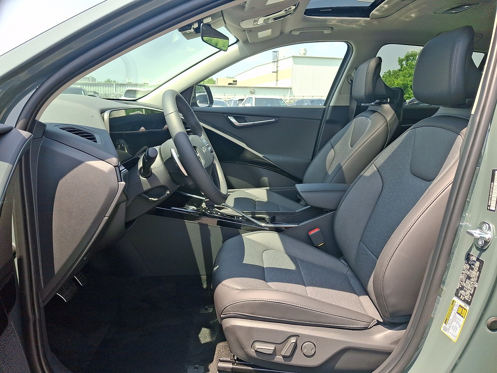 New 2026 Kia Niro SX Touring FWD image 9