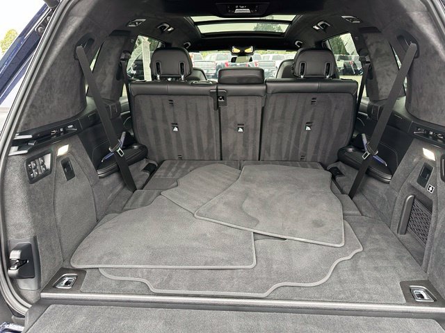 Used 2023 BMW X7 xDrive40i w/ M Sport Package AWD/4WD image 12