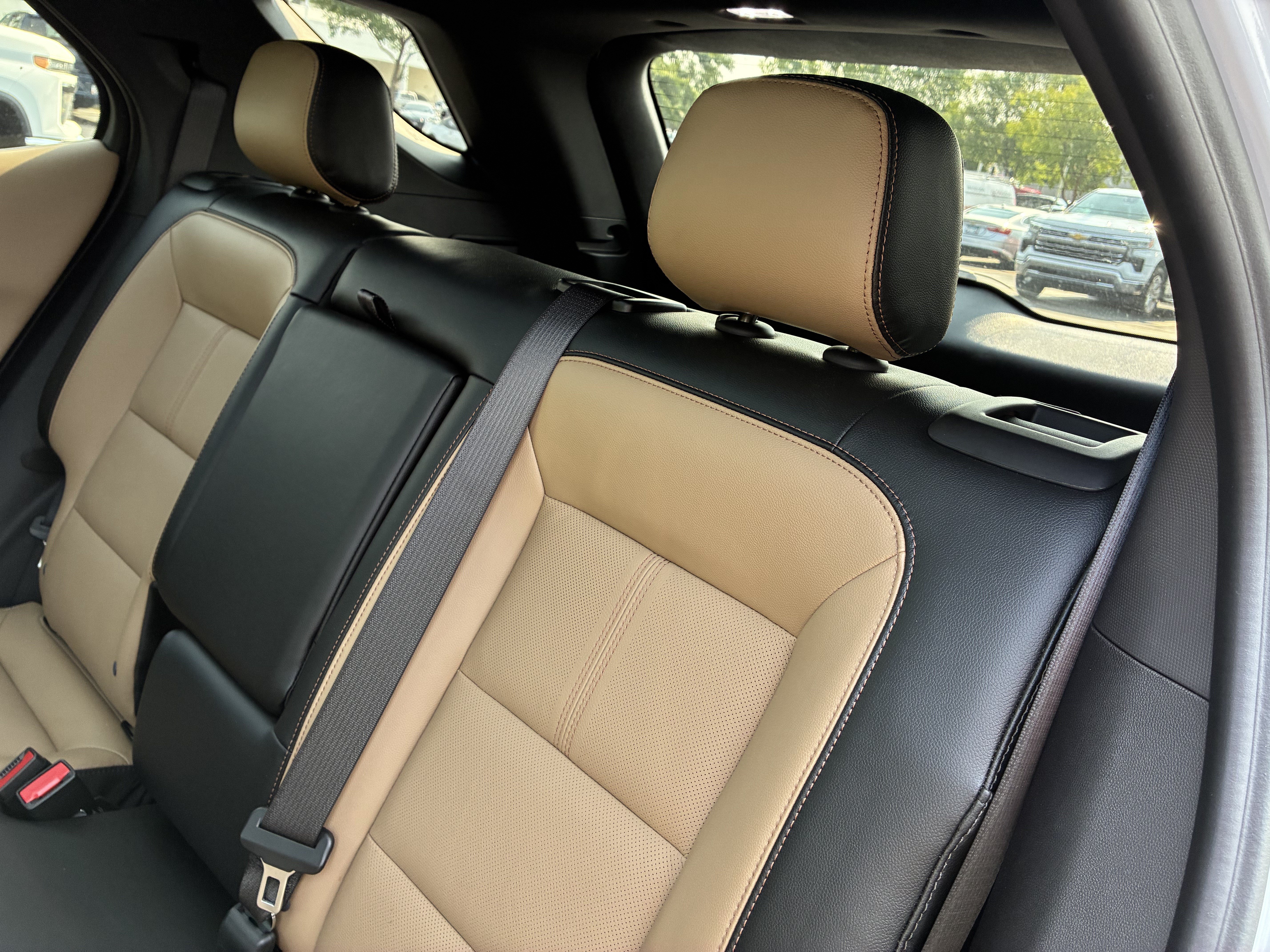 Used 2024 Chevrolet Equinox Premier FWD image 14