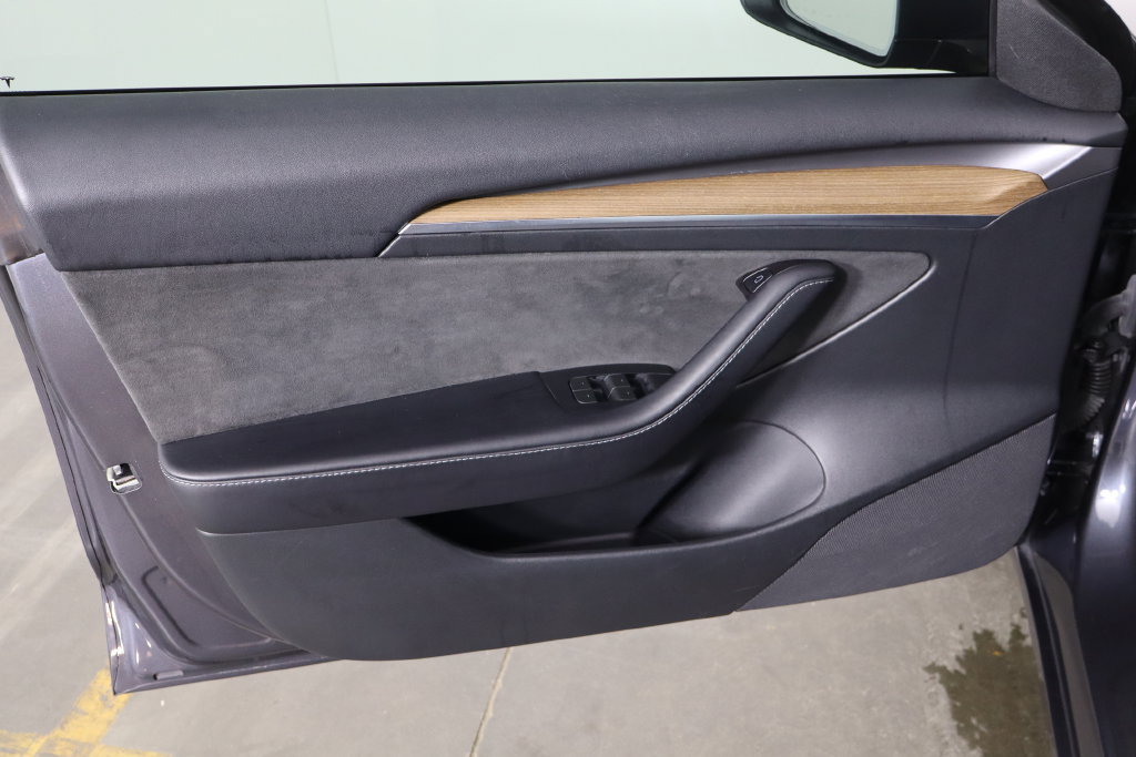 Used 2023 Tesla Model 3 Standard Range RWD image 19