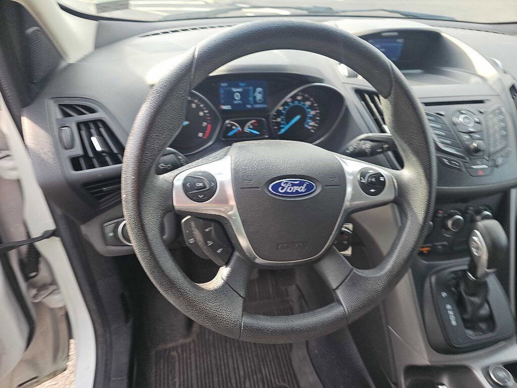 Used 2015 Ford Escape SE image 14