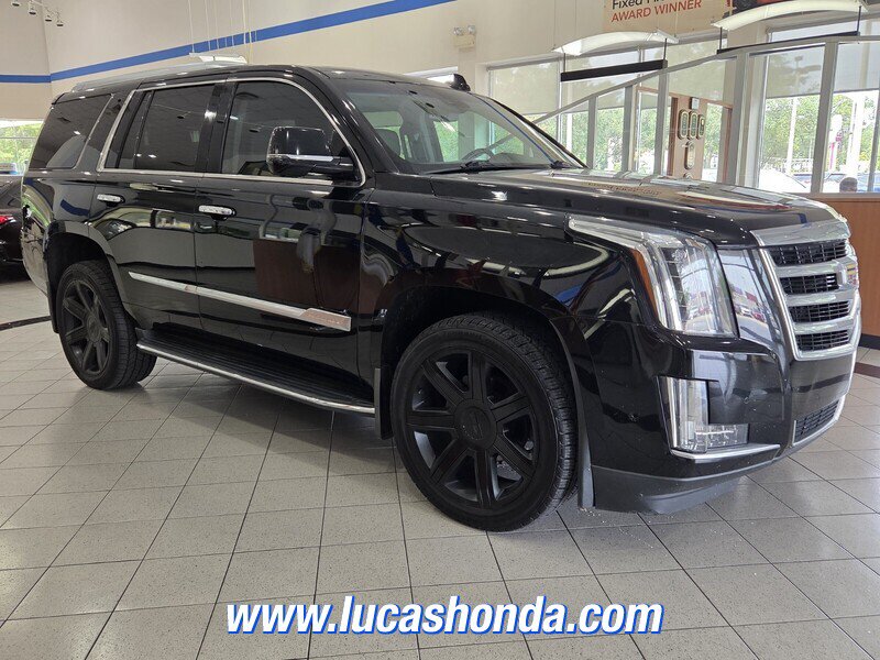 Used 2019 Cadillac Escalade Luxury RWD image 3