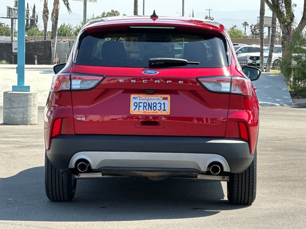 Used 2022 Ford Escape SE w/ Convenience Package FWD image 4