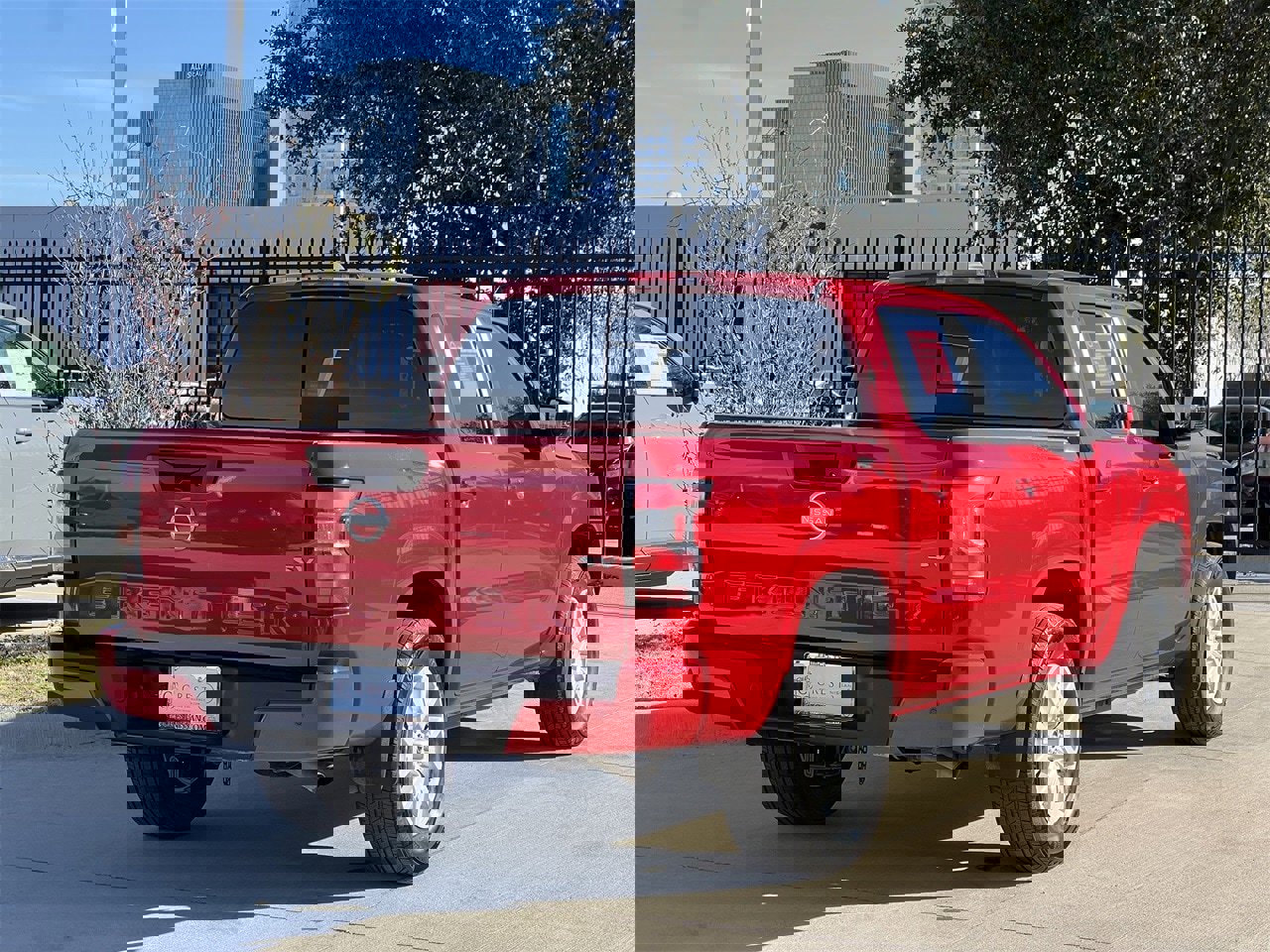 Used 2023 Nissan Frontier SV w/ SV Convenience Package image 4