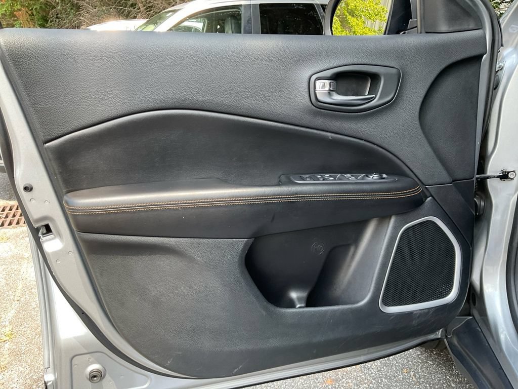 Used 2021 Jeep Compass Limited FWD image 31