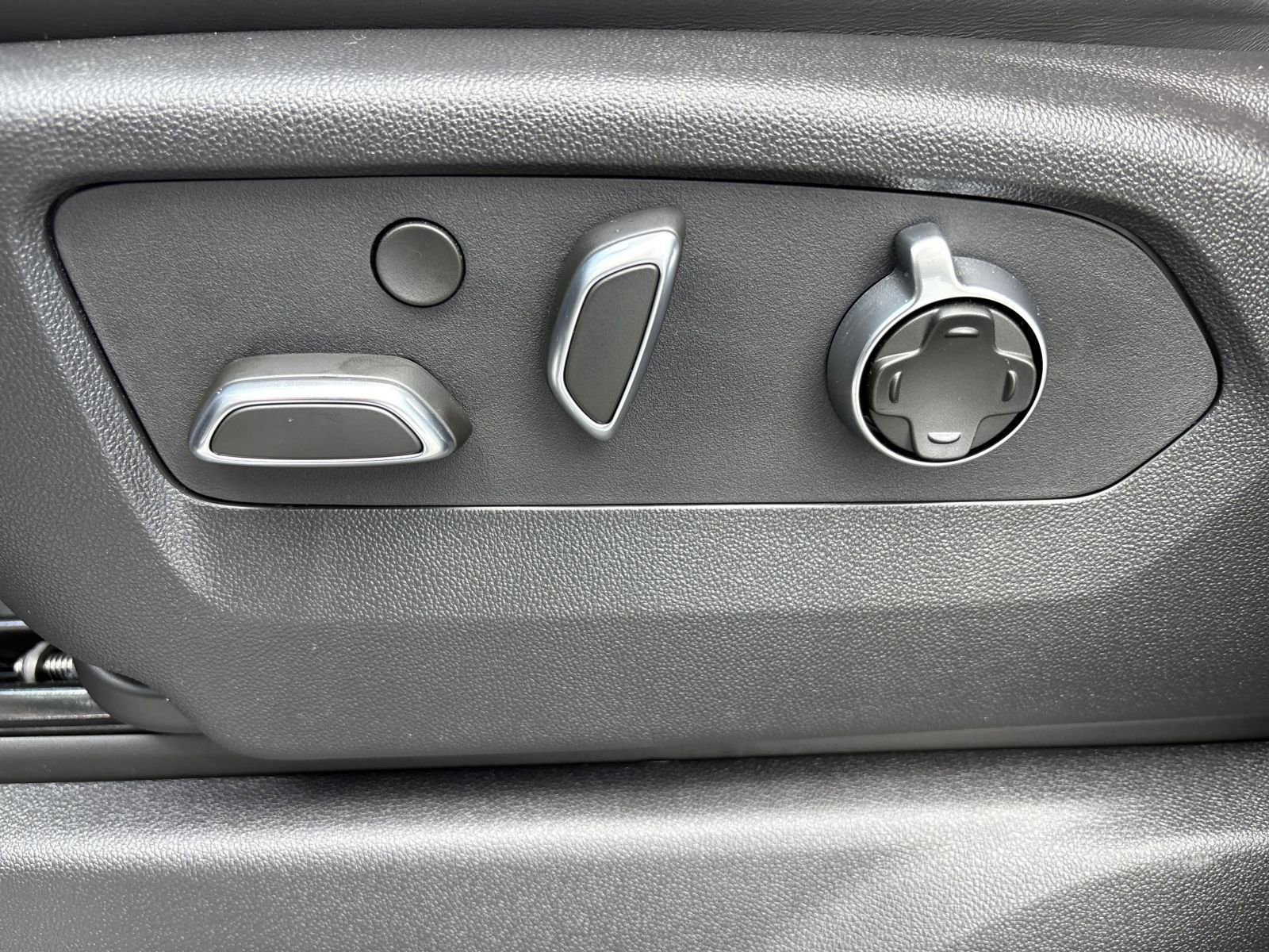 New 2025 GMC Sierra 3500 Denali Ultimate image 29