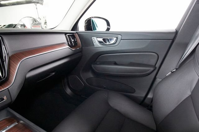 Used 2024 Volvo XC60 T8 Plus AWD/4WD image 8