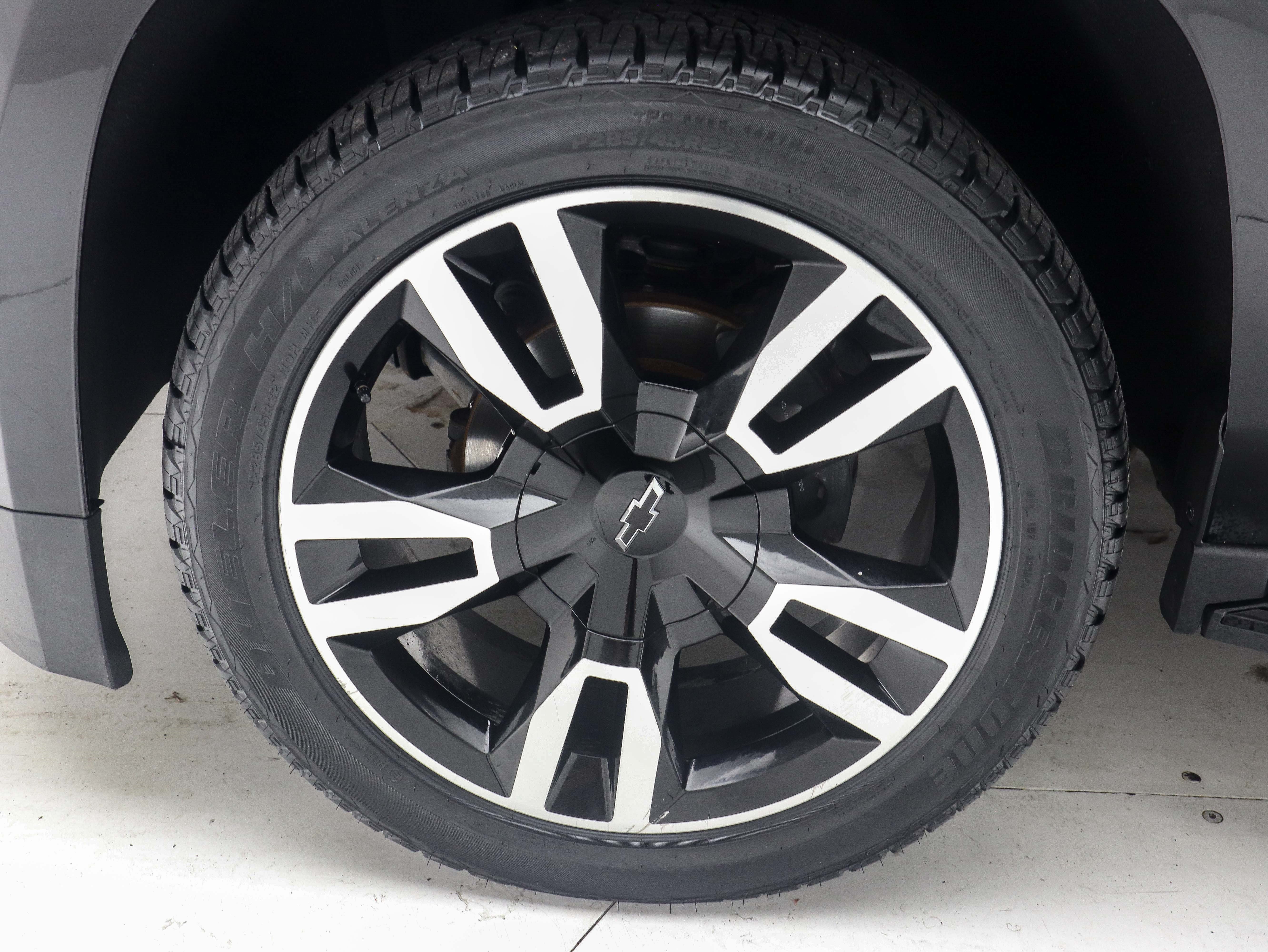 Used 2020 Chevrolet Suburban Premier AWD/4WD image 29