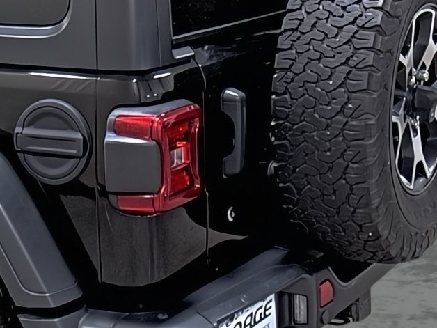 Used 2018 Jeep Wrangler Unlimited Rubicon w/ Dual Top Group AWD/4WD image 10