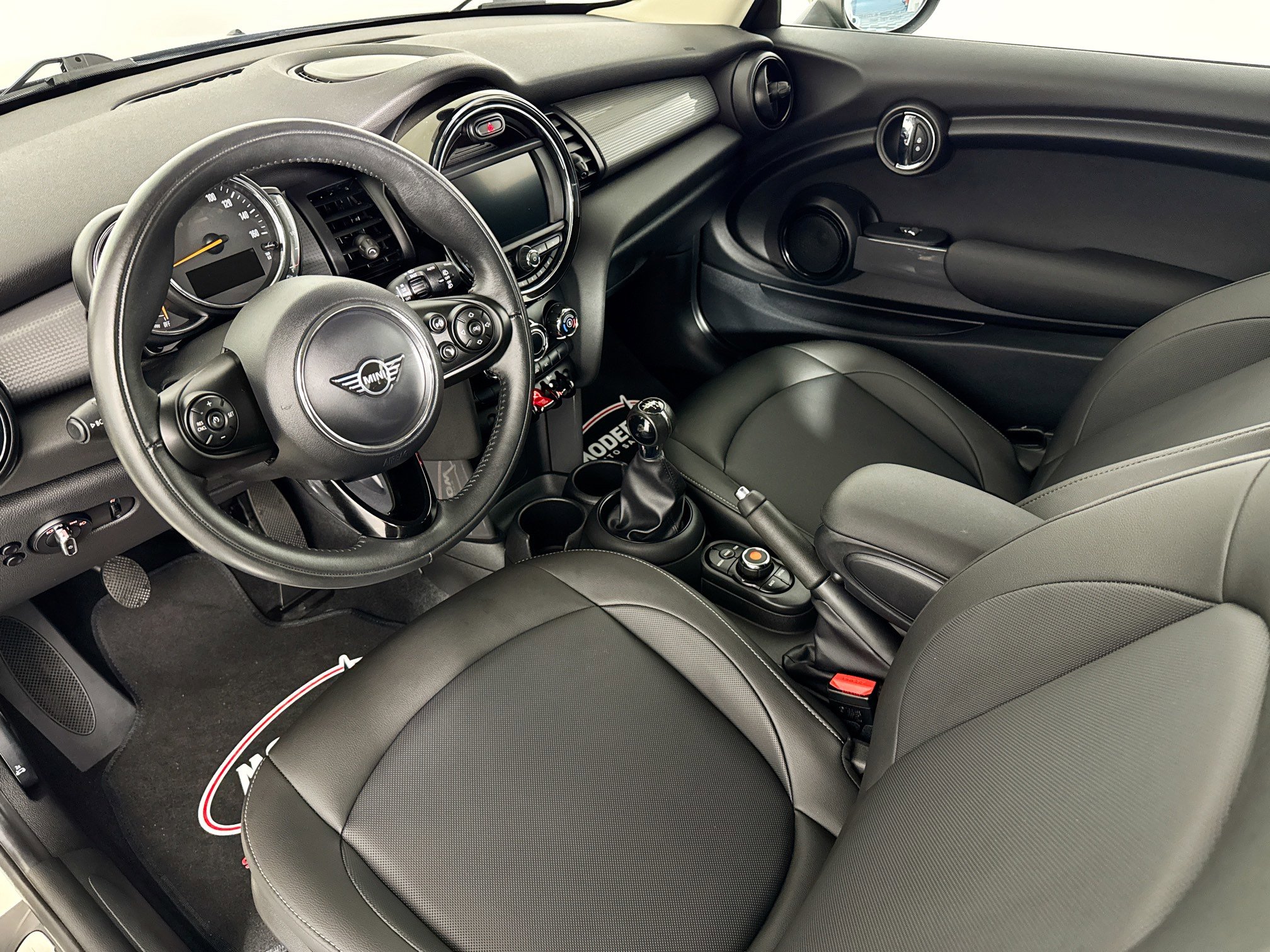 Used 2019 MINI Cooper 2-Door Hardtop image 15
