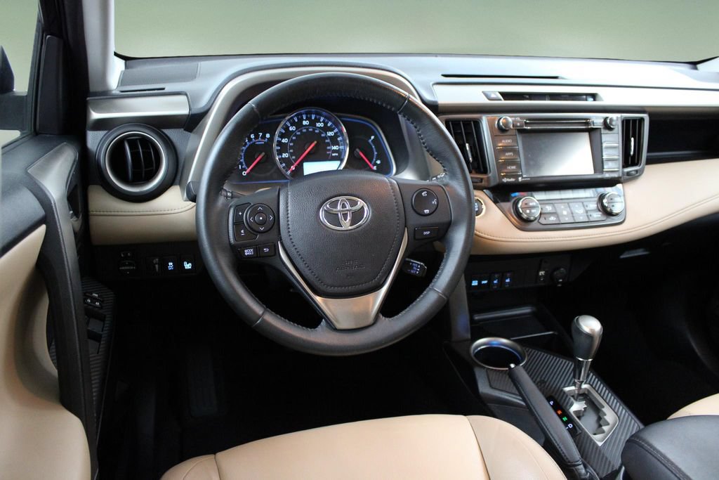 Used 2014 Toyota RAV4 Limited w/ Technology Package AWD/4WD image 17