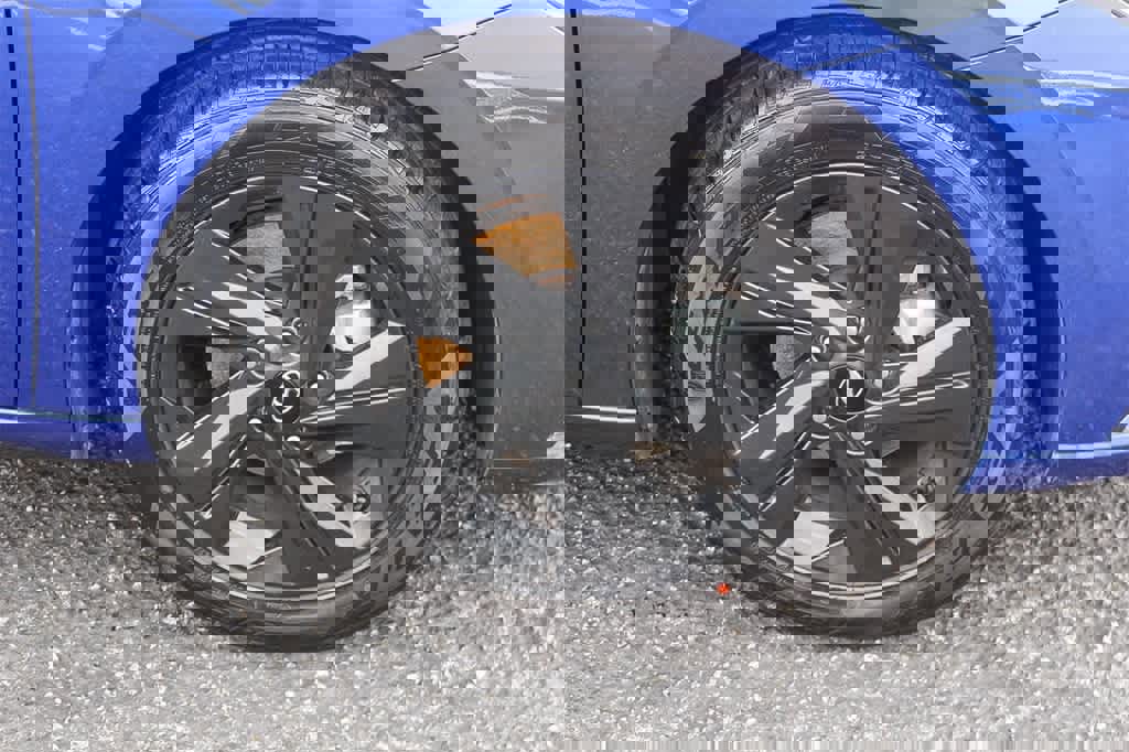 Used 2023 Hyundai Elantra Blue w/ Cargo Package image 11