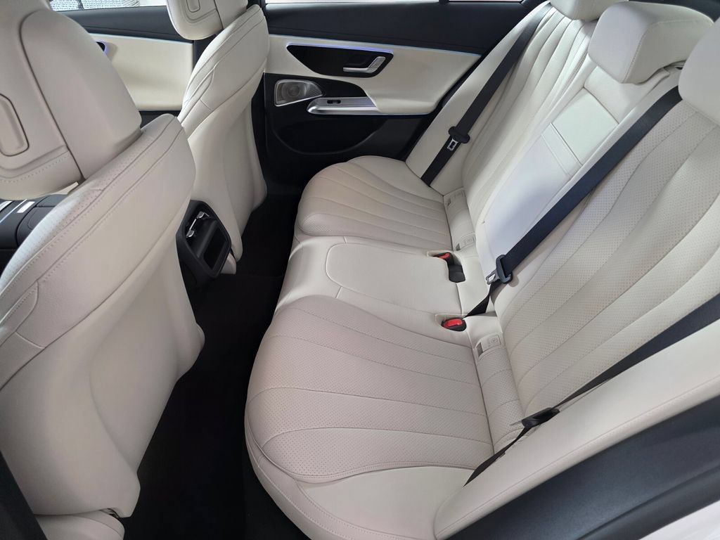 New 2027 Mercedes-Benz E 450 4MATIC Sedan image 11