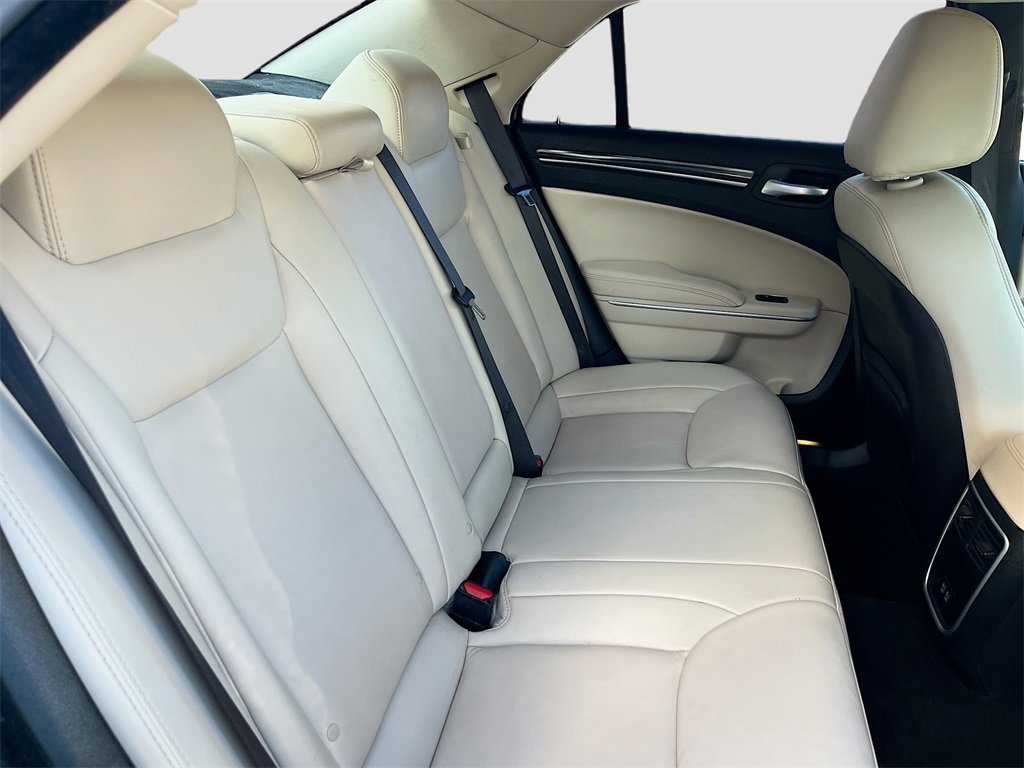 Used 2023 Chrysler 300 Touring L image 28