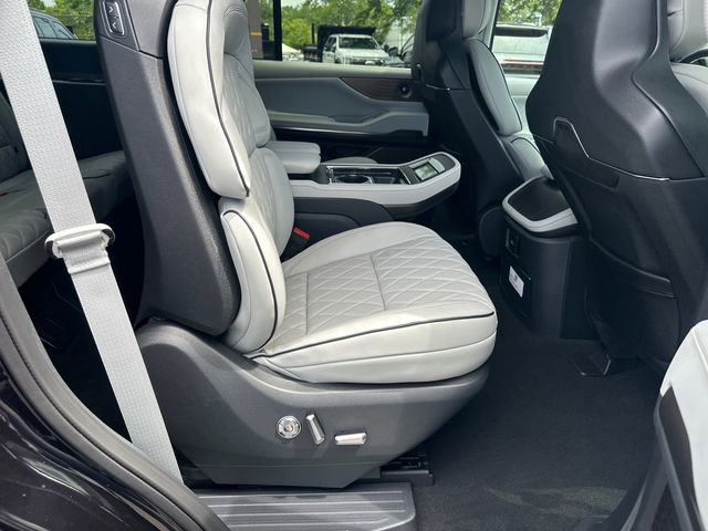 New 2026 Lincoln Navigator Black Label AWD/4WD image 16
