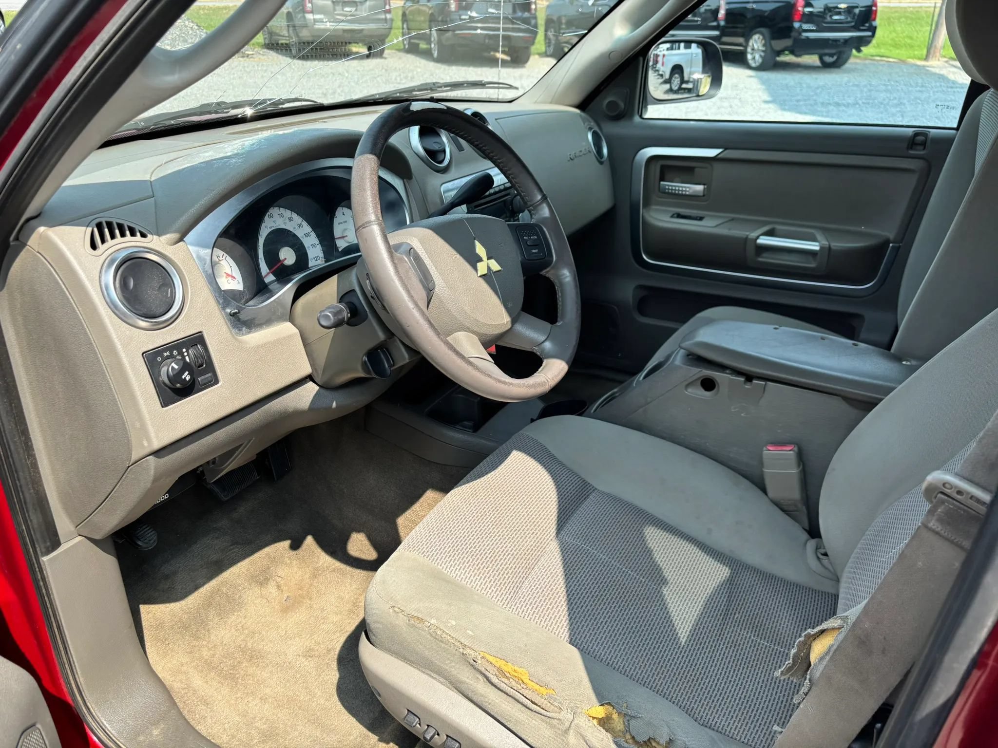 Used 2006 Mitsubishi Raider DuroCross AWD/4WD image 11