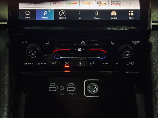 Used 2023 Jeep Grand Cherokee Limited w/ Black Appearance Package image 30