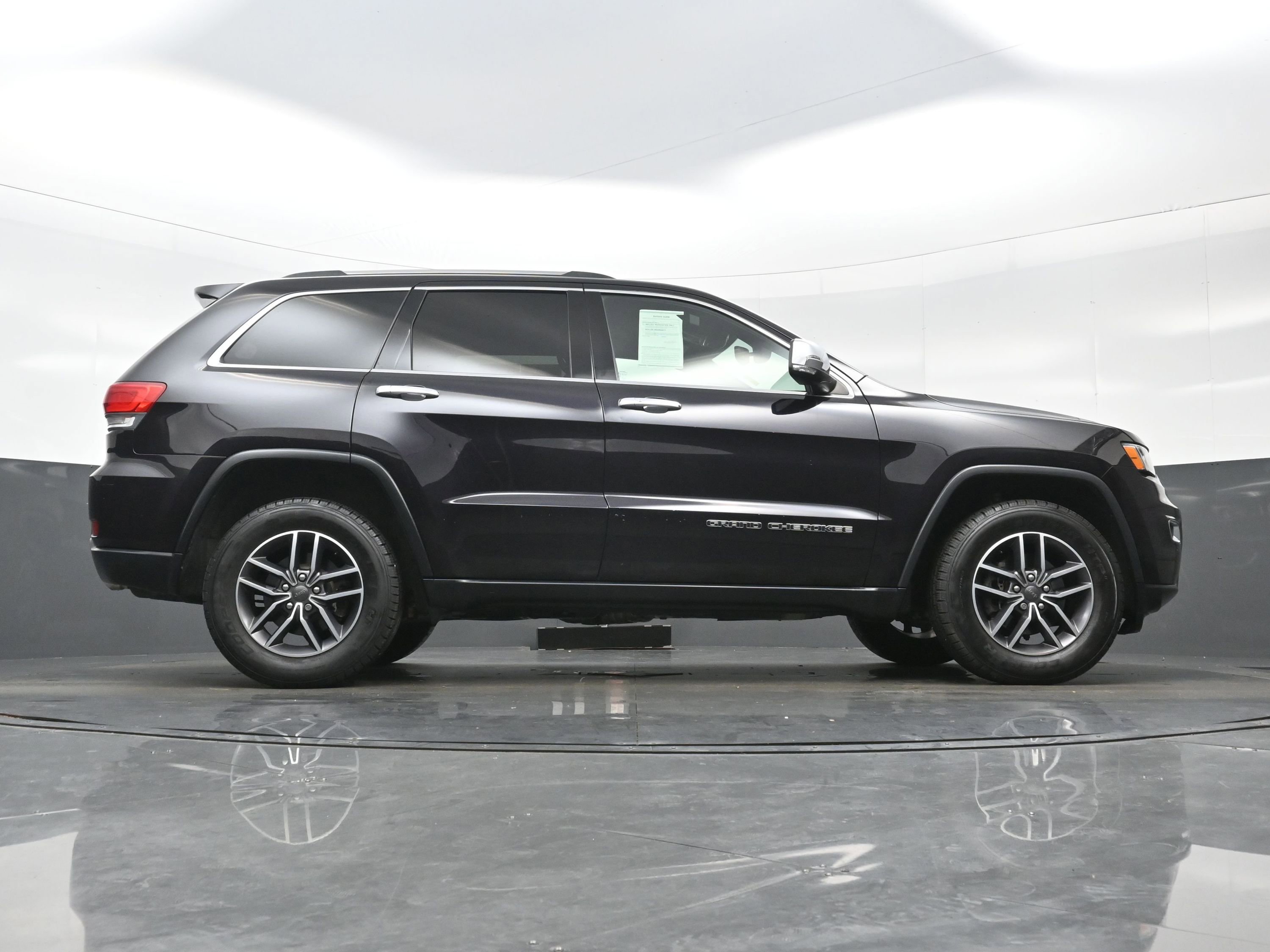 Used 2019 Jeep Grand Cherokee Limited AWD/4WD image 31