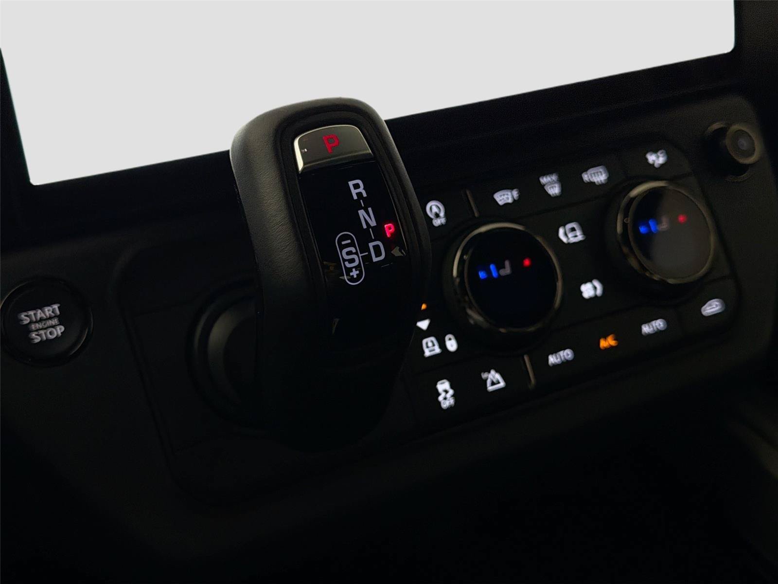 New 2026 Land Rover Defender 110 OCTA AWD/4WD image 17
