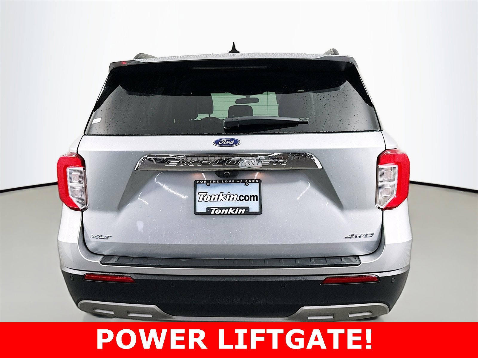 Used 2023 Ford Explorer XLT w/ Equipment Group 202A image 6