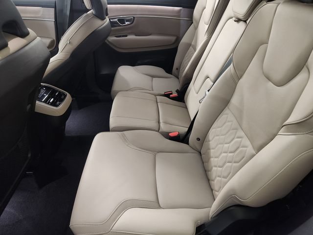 Used 2026 Volvo XC90 B6 Plus w/ Protection Package Premier AWD/4WD image 30