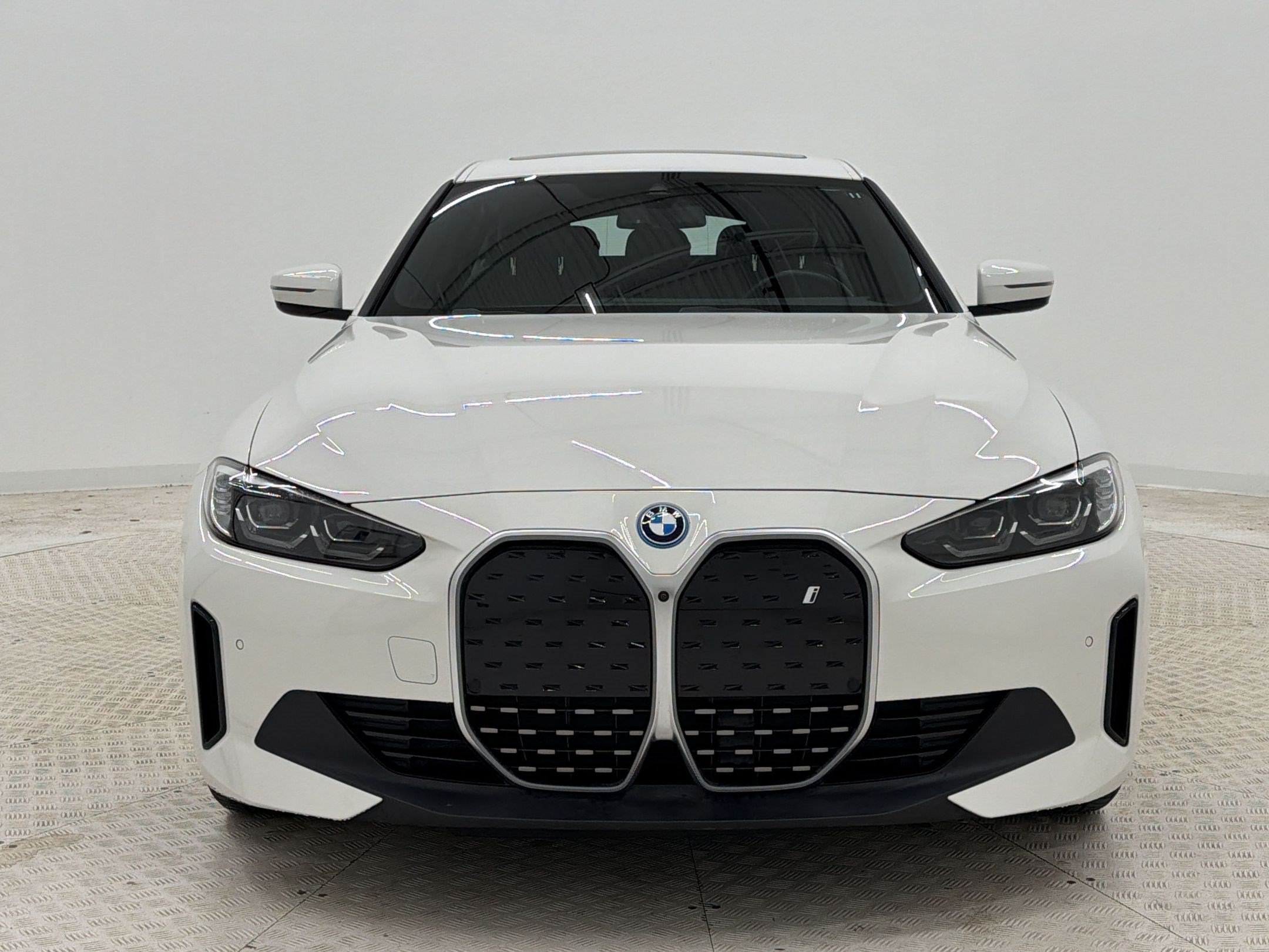 Used 2023 BMW i4 eDrive35 w/ Premium Package RWD image 6