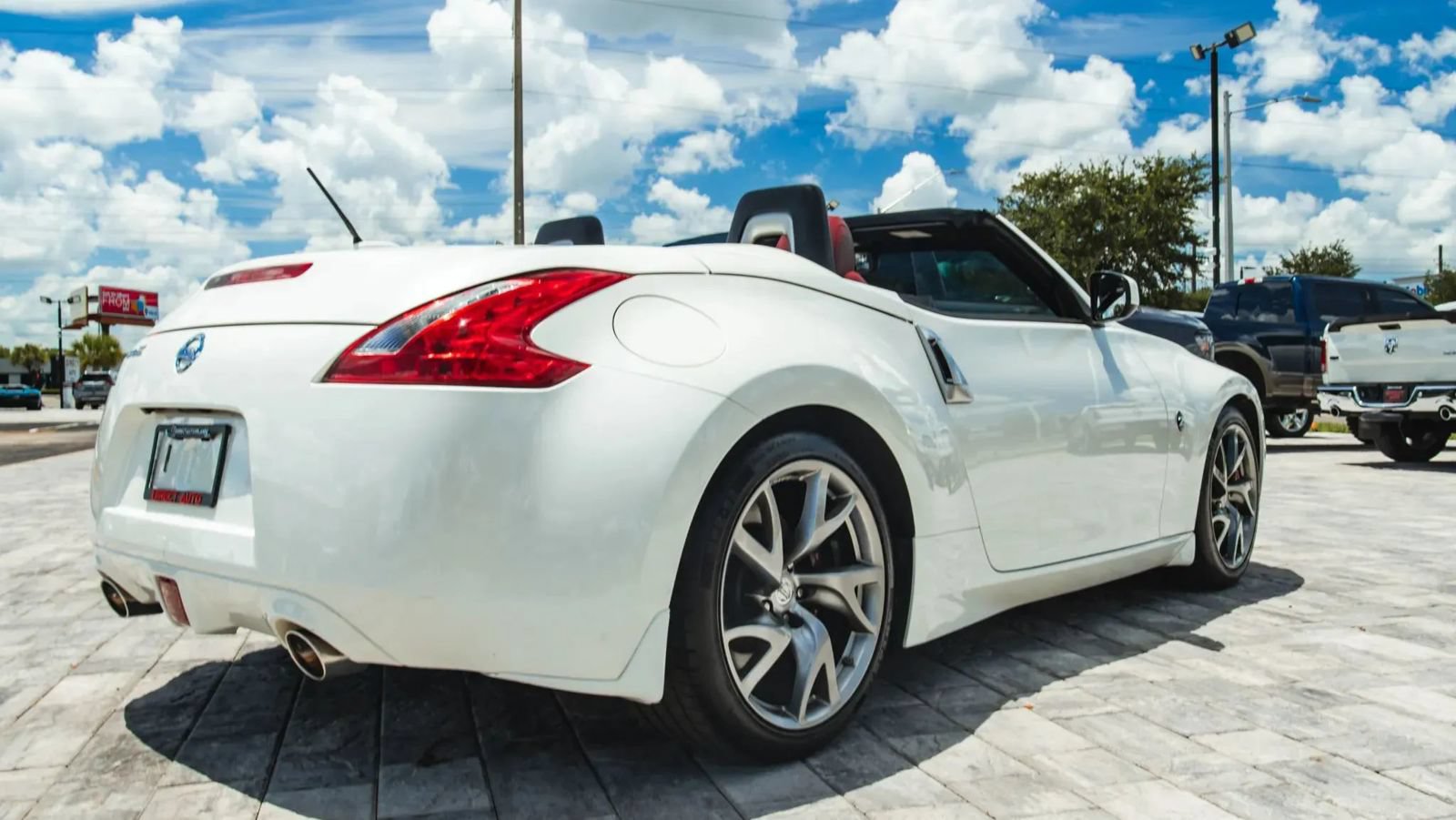 Used 2013 Nissan 370Z Touring w/ Sport Pkg RWD image 13