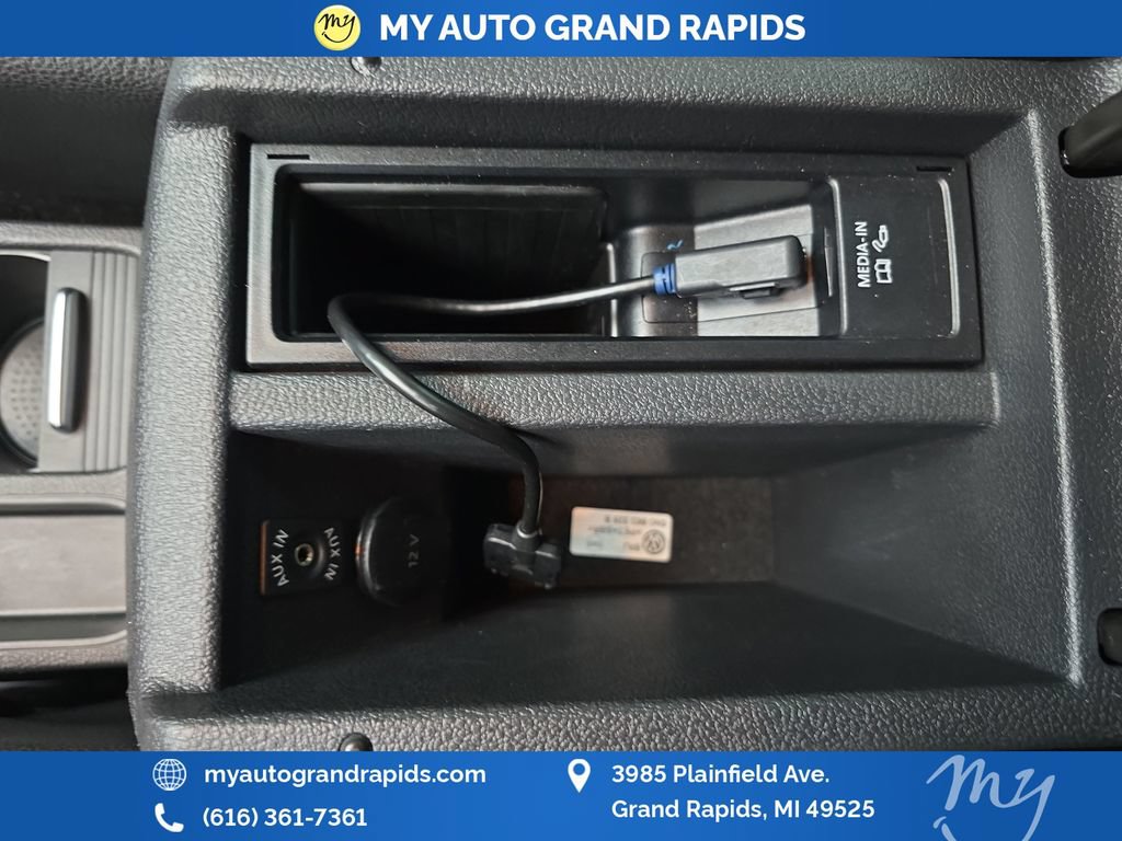 Used 2013 Volkswagen Tiguan S FWD image 28
