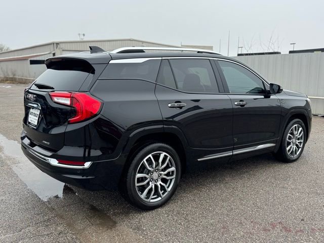 Used 2024 GMC Terrain Denali w/ Denali Premium Package image 6