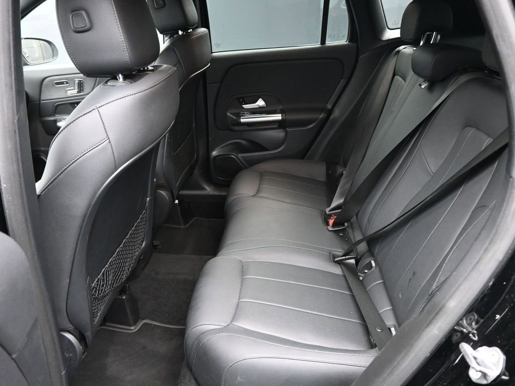 Used 2023 Mercedes-Benz GLA 250 4MATIC w/ Premium Package image 4