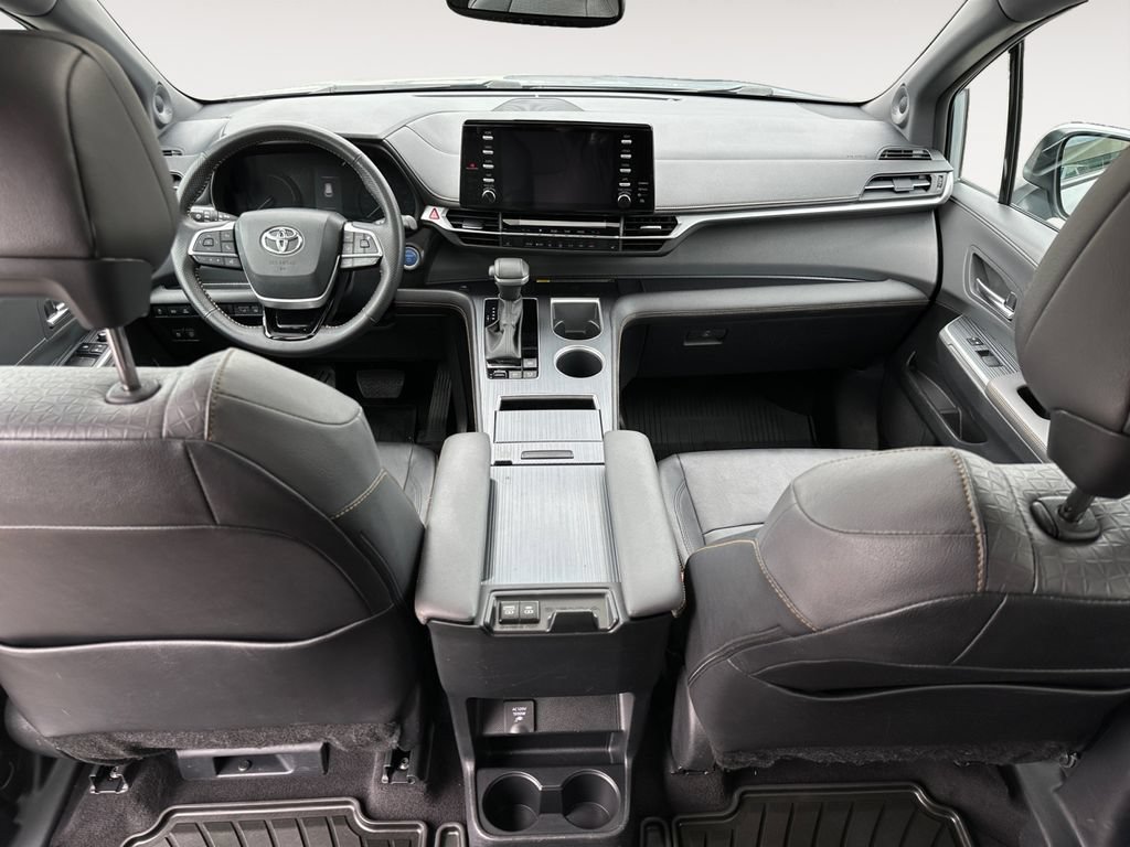 Used 2023 Toyota Sienna XLE Woodland Edition AWD/4WD image 9