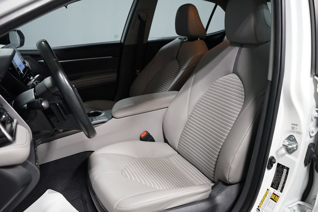 Used 2022 Toyota Camry SE FWD image 25