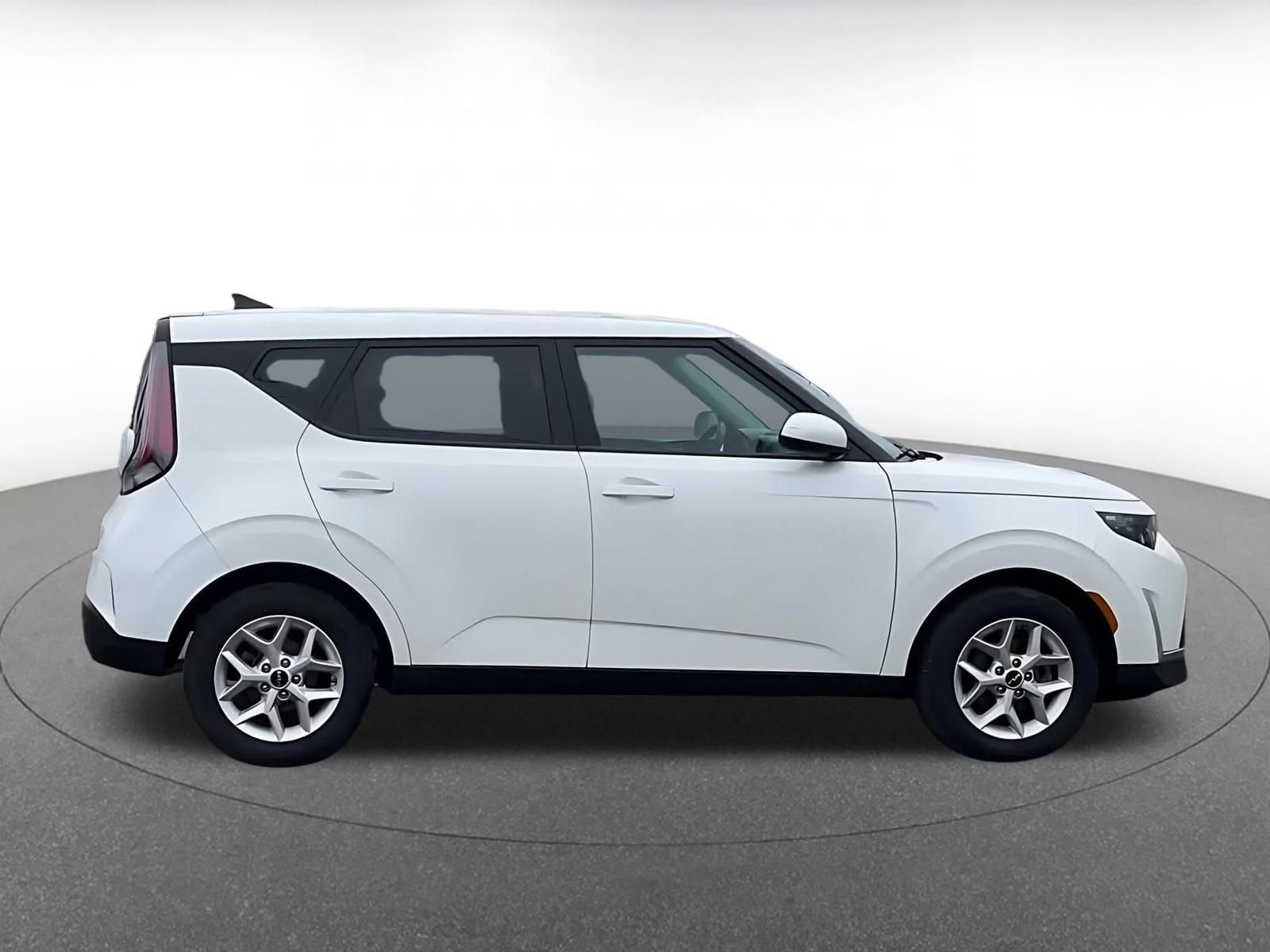 Used 2025 Kia Soul LX w/ LX Technology Package image 15