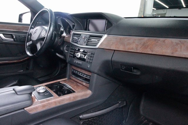 Used 2012 Mercedes-Benz E 350 4MATIC Sedan image 38